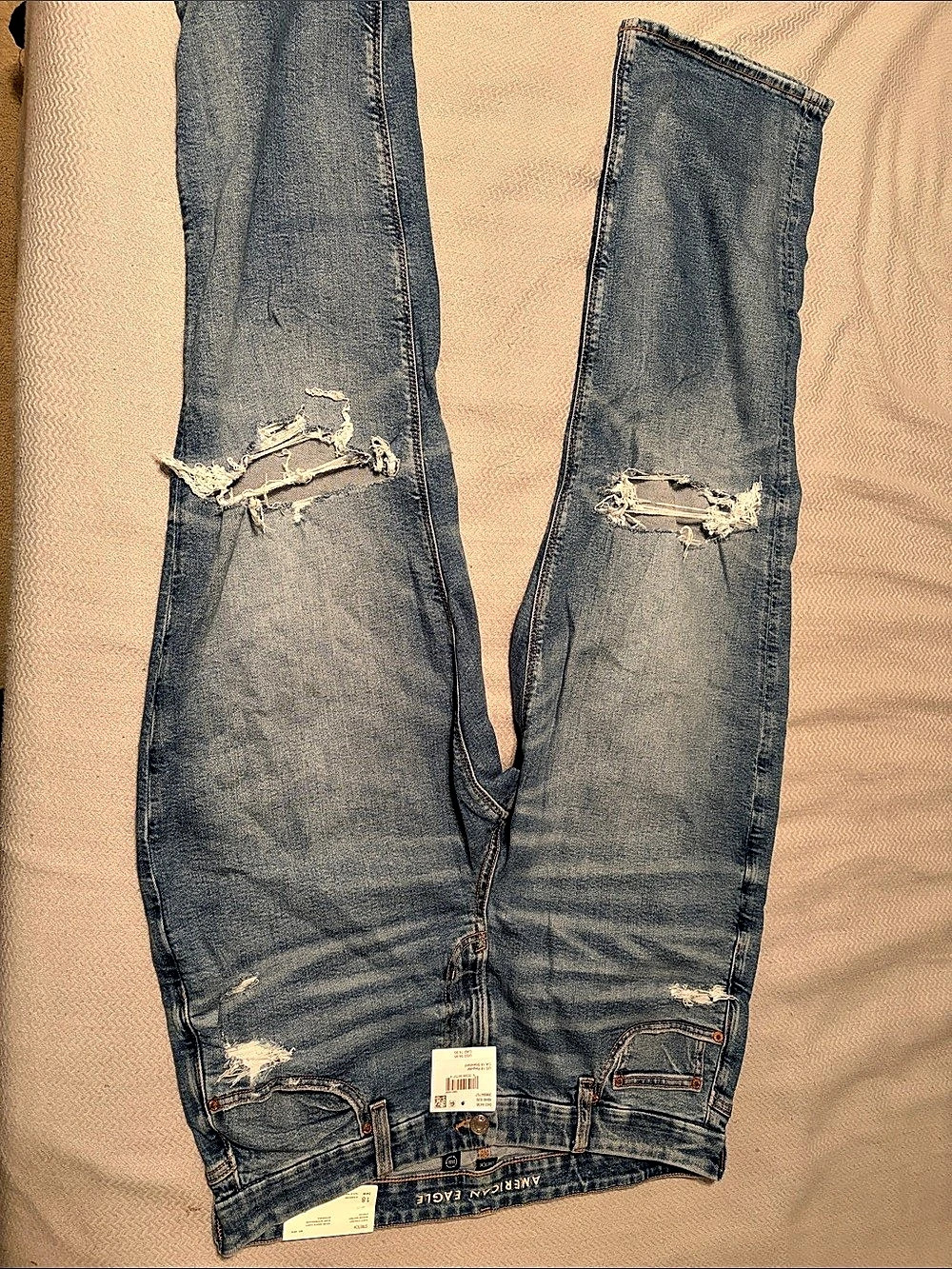 American Eagle AE Ripped Mom Jean Distressed Blue Jeans